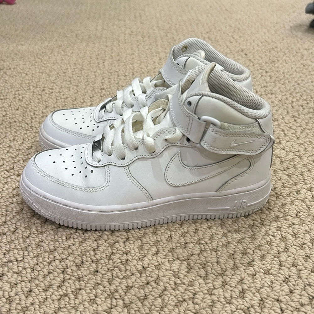 Women’s Nike Air Force One Mid’s Triple White Size 4 Y